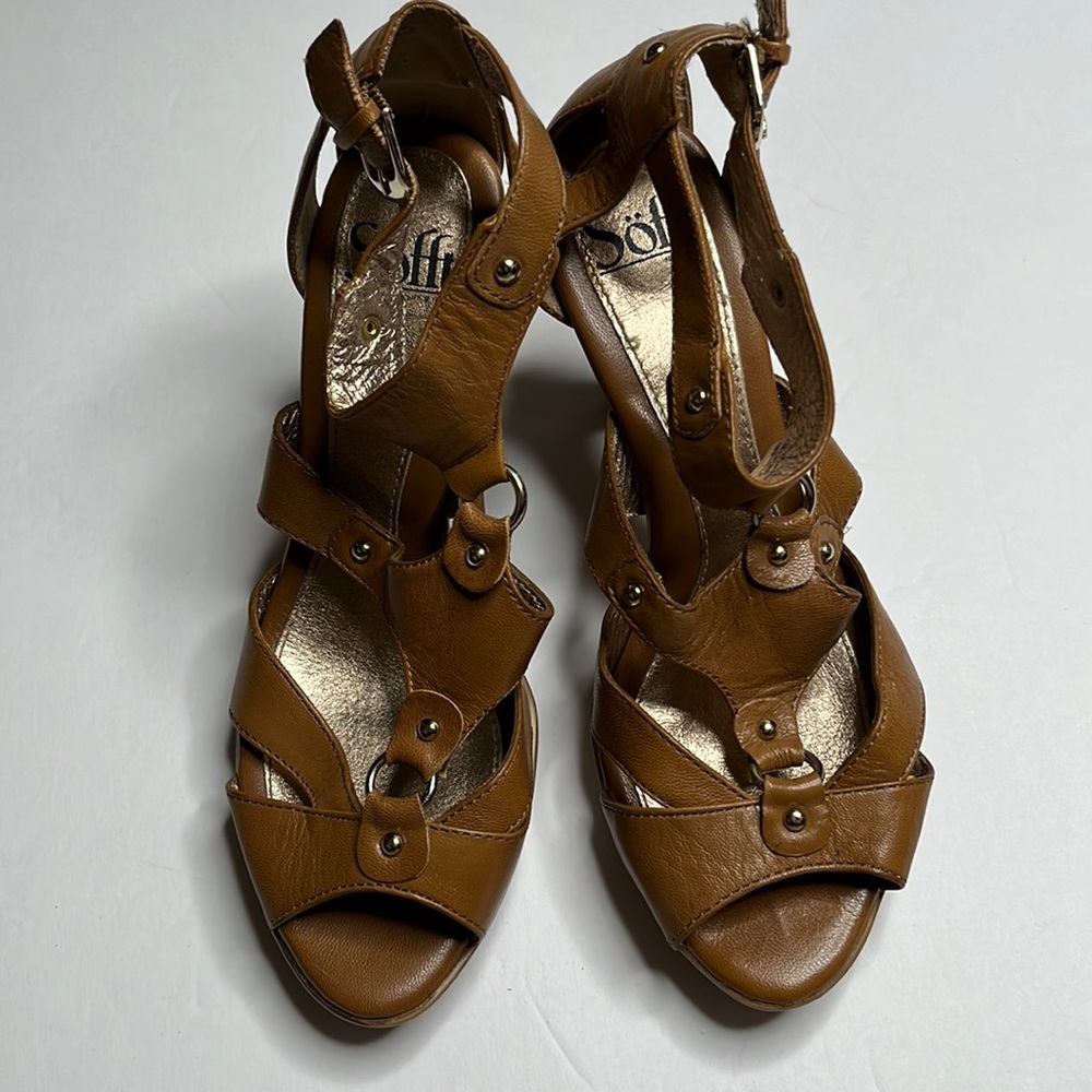 Sofft brand brown leather upper strappy heeled sandals US size 8W